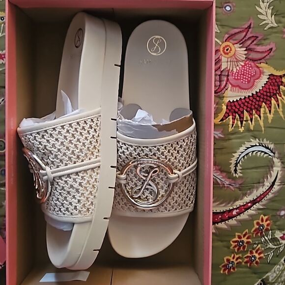 SAM AND LIBBY 9 1/2 NEWA - Picture 3 of 7